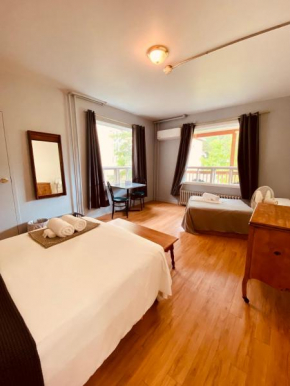 Отель Auberge du Presbytère de Rivière-Éternité  Ривьер-Этерните